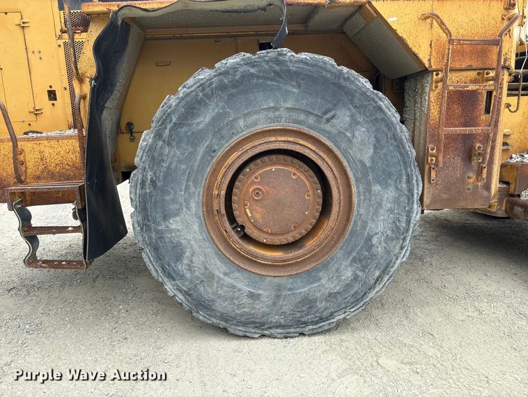image for item EF1237 2000 Caterpillar 834B wheeled dozer