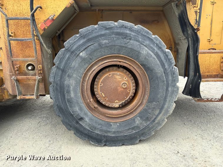 image for item EF1237 2000 Caterpillar 834B wheeled dozer