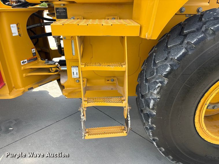 image for item EF1239 2023 John Deere 624P wheel loader