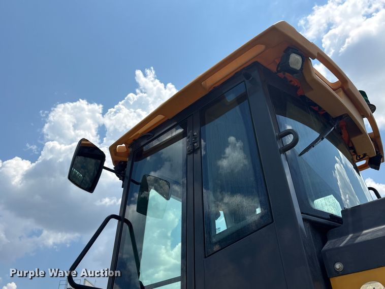 image for item EF1239 2023 John Deere 624P wheel loader