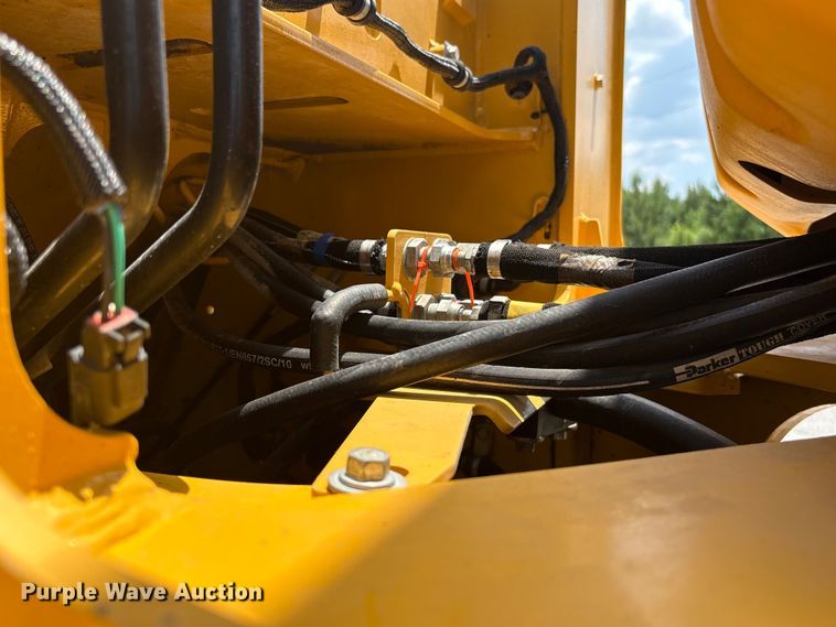 image for item EF1239 2023 John Deere 624P wheel loader
