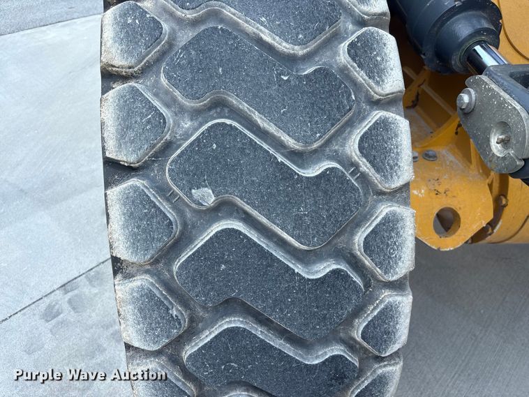 image for item EF1239 2023 John Deere 624P wheel loader