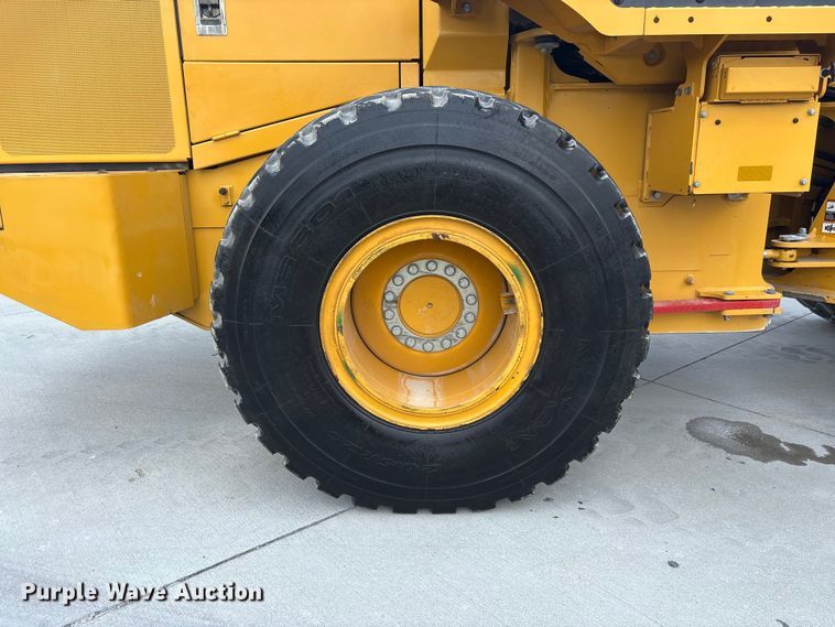 image for item EF1239 2023 John Deere 624P wheel loader