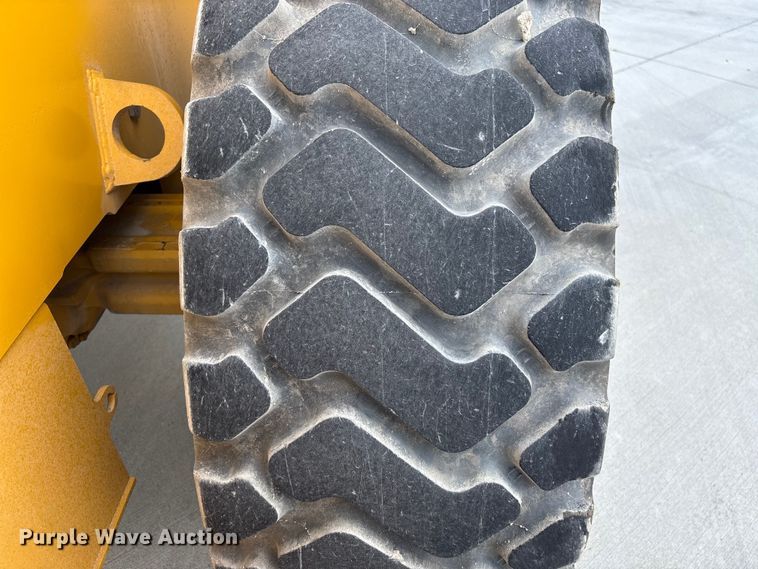 image for item EF1239 2023 John Deere 624P wheel loader