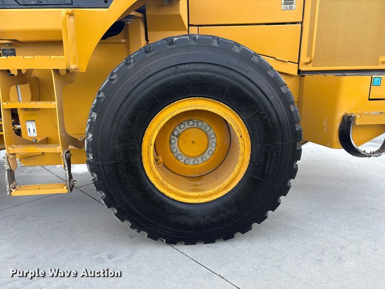 image for item EF1239 2023 John Deere 624P wheel loader