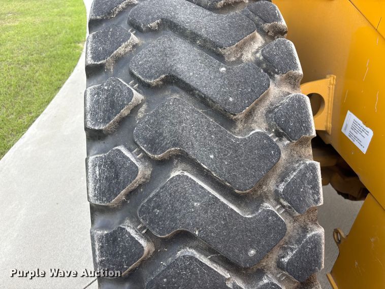 image for item EF1239 2023 John Deere 624P wheel loader
