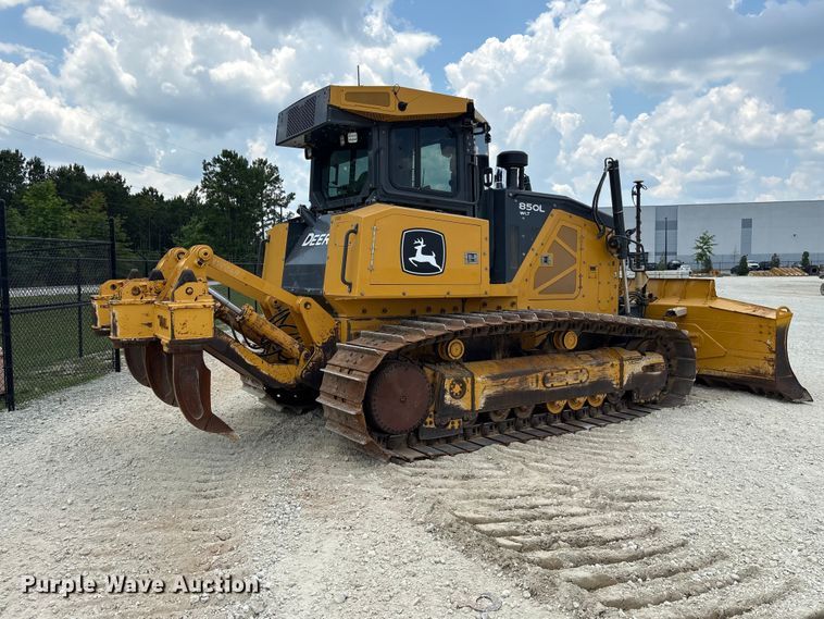 image for item EF1240 2022 John Deere 850L dozer