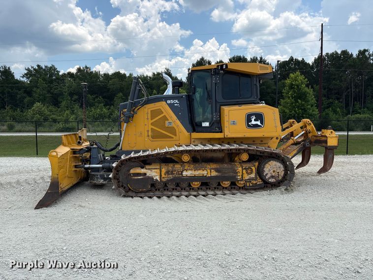 image for item EF1240 2022 John Deere 850L dozer