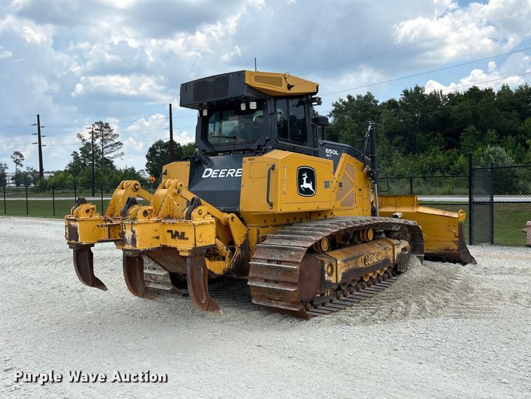 image for item EF1240 2022 John Deere 850L dozer