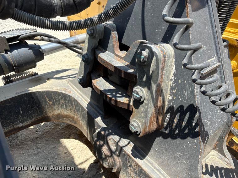 image for item EF1240 2022 John Deere 850L dozer