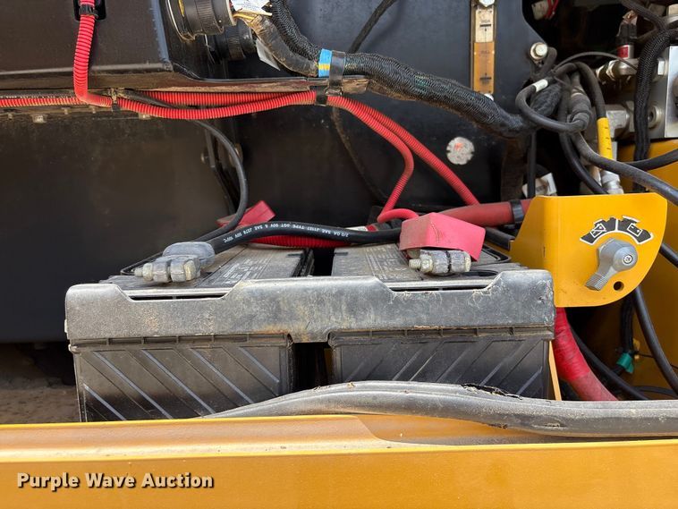 image for item EF1240 2022 John Deere 850L dozer