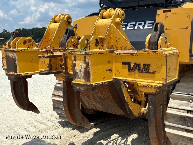 image for item EF1240 2022 John Deere 850L dozer