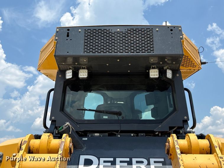 image for item EF1240 2022 John Deere 850L dozer