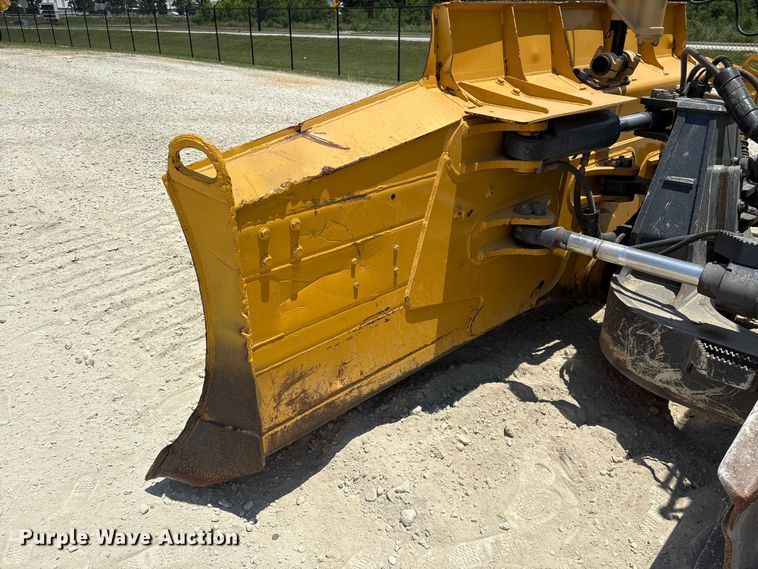 image for item EF1240 2022 John Deere 850L dozer