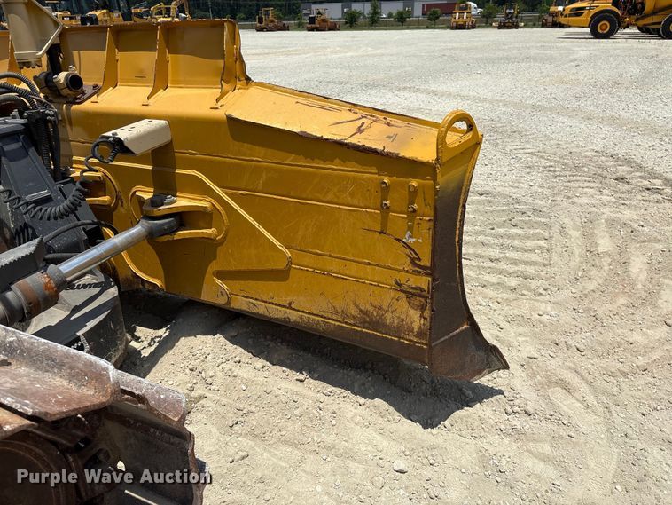 image for item EF1240 2022 John Deere 850L dozer