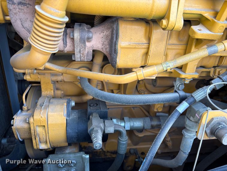image for item EF1240 2022 John Deere 850L dozer