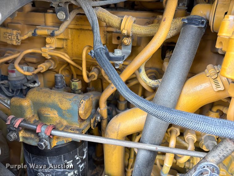 image for item EF1240 2022 John Deere 850L dozer