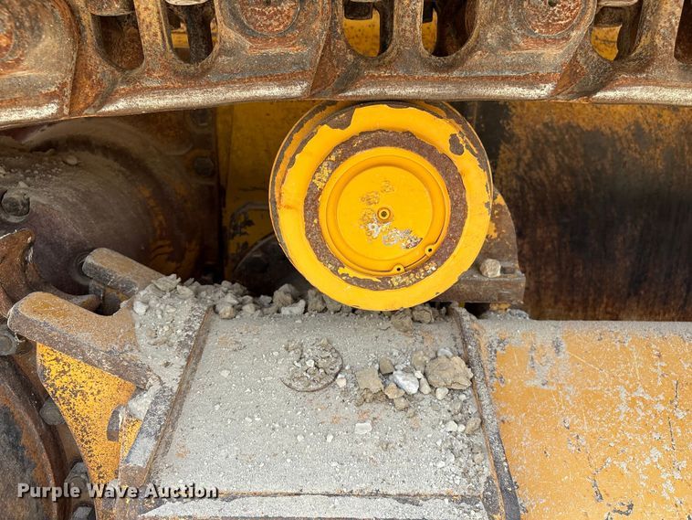 image for item EF1240 2022 John Deere 850L dozer