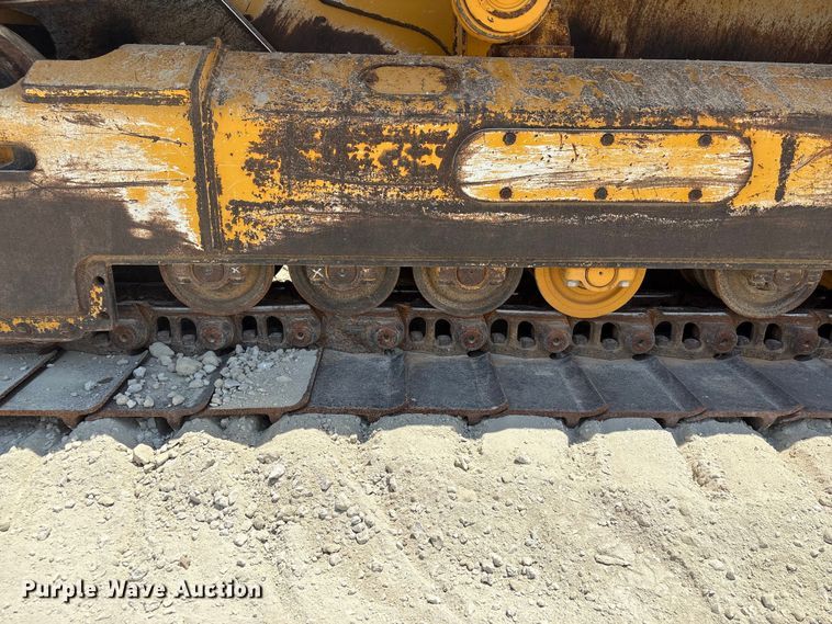 image for item EF1240 2022 John Deere 850L dozer