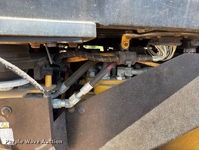 image for item EF1242 2019 Caterpillar 120 motor grader