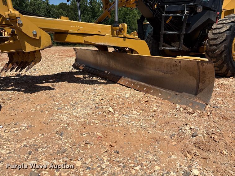 image for item EF1242 2019 Caterpillar 120 motor grader