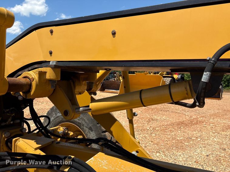 image for item EF1242 2019 Caterpillar 120 motor grader