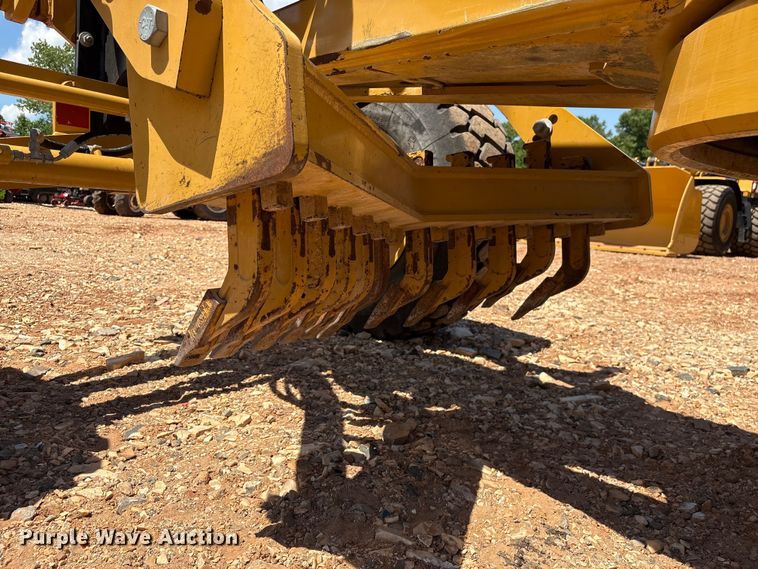 image for item EF1242 2019 Caterpillar 120 motor grader