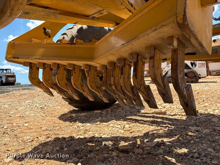 image for item EF1242 2019 Caterpillar 120 motor grader