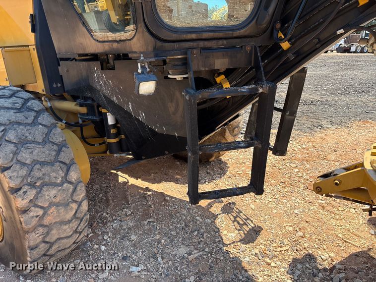 image for item EF1242 2019 Caterpillar 120 motor grader