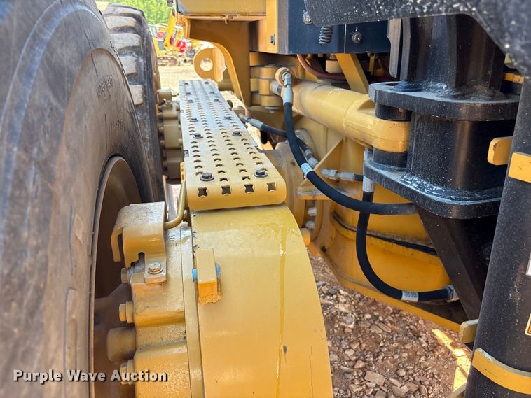 image for item EF1242 2019 Caterpillar 120 motor grader