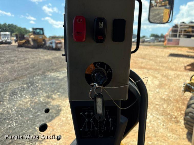 image for item EF1242 2019 Caterpillar 120 motor grader