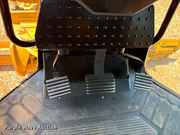 image for item EF1242 2019 Caterpillar 120 motor grader
