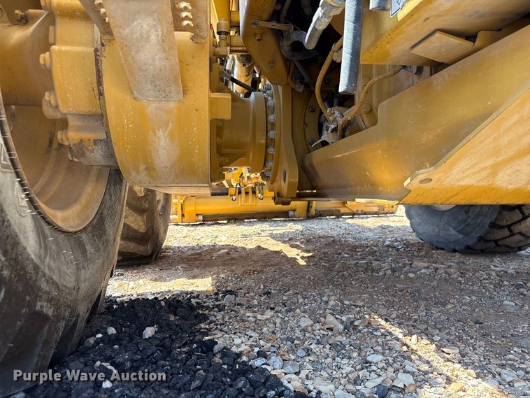 image for item EF1242 2019 Caterpillar 120 motor grader
