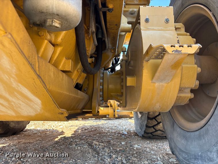 image for item EF1242 2019 Caterpillar 120 motor grader