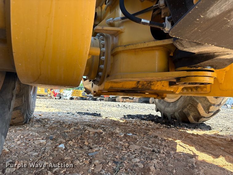 image for item EF1242 2019 Caterpillar 120 motor grader