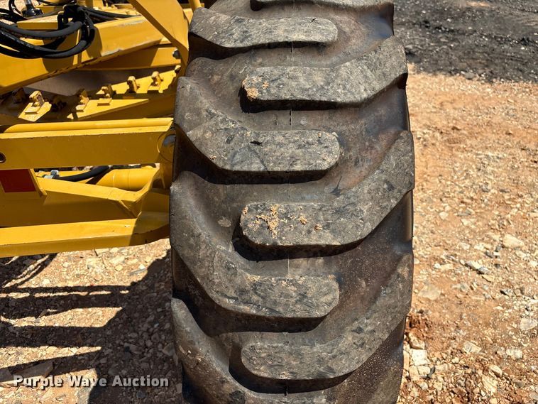 image for item EF1242 2019 Caterpillar 120 motor grader