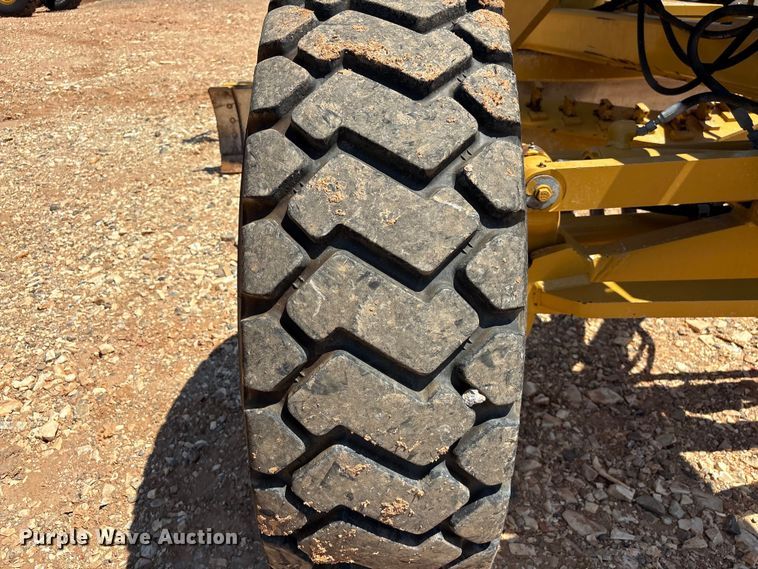 image for item EF1242 2019 Caterpillar 120 motor grader