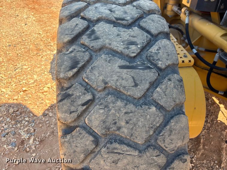 image for item EF1242 2019 Caterpillar 120 motor grader