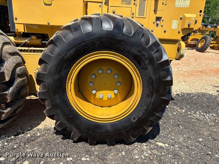 image for item EF1242 2019 Caterpillar 120 motor grader