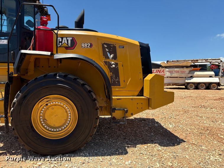 image for item EF1243 2022 Caterpillar 982 wheel loader