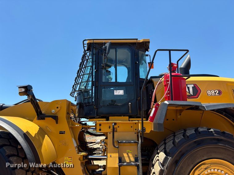 image for item EF1243 2022 Caterpillar 982 wheel loader