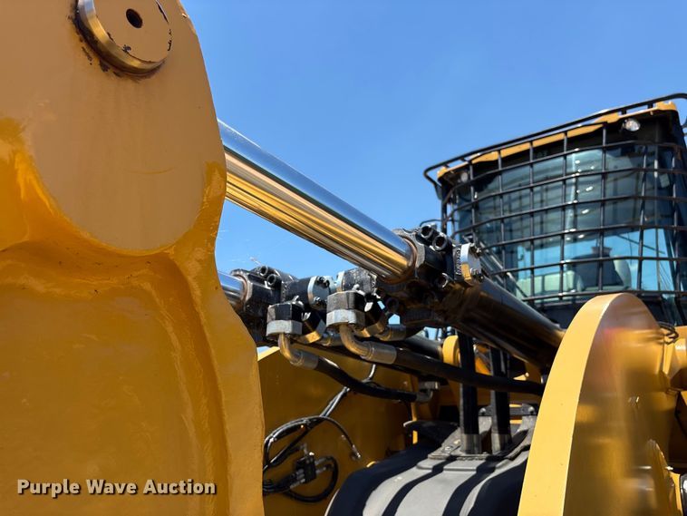 image for item EF1243 2022 Caterpillar 982 wheel loader