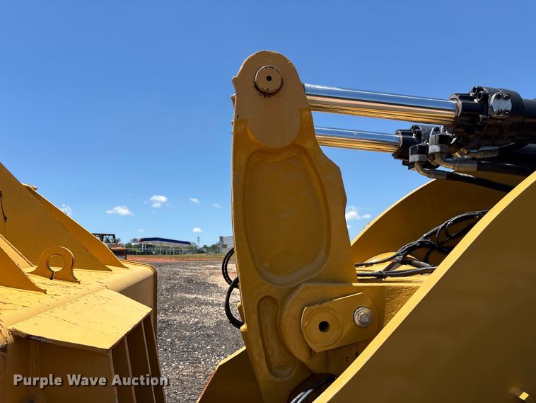 image for item EF1243 2022 Caterpillar 982 wheel loader