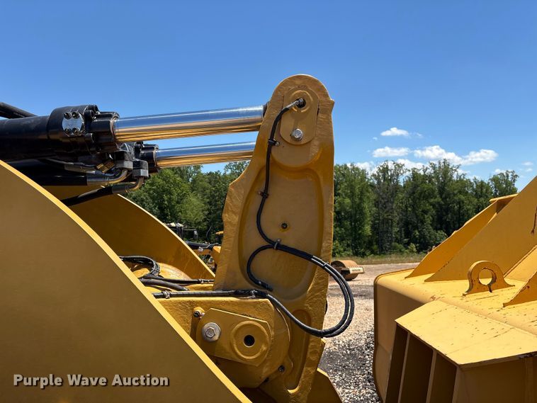 image for item EF1243 2022 Caterpillar 982 wheel loader