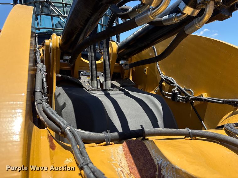 image for item EF1243 2022 Caterpillar 982 wheel loader