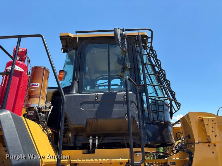 image for item EF1243 2022 Caterpillar 982 wheel loader
