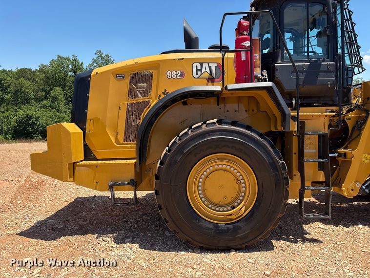 image for item EF1243 2022 Caterpillar 982 wheel loader