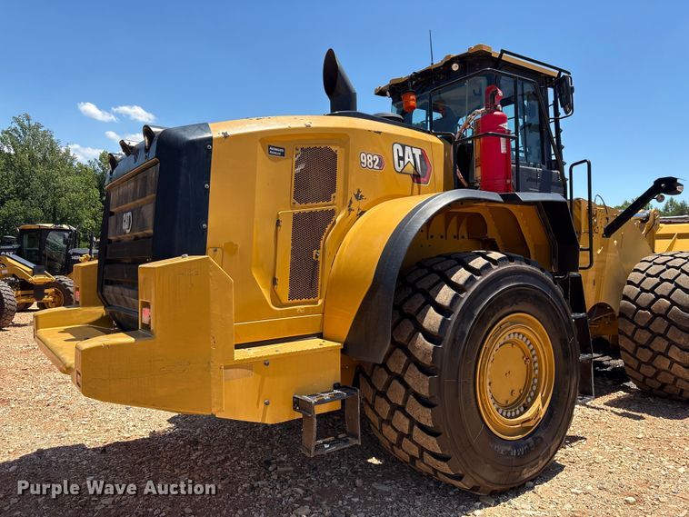 image for item EF1243 2022 Caterpillar 982 wheel loader