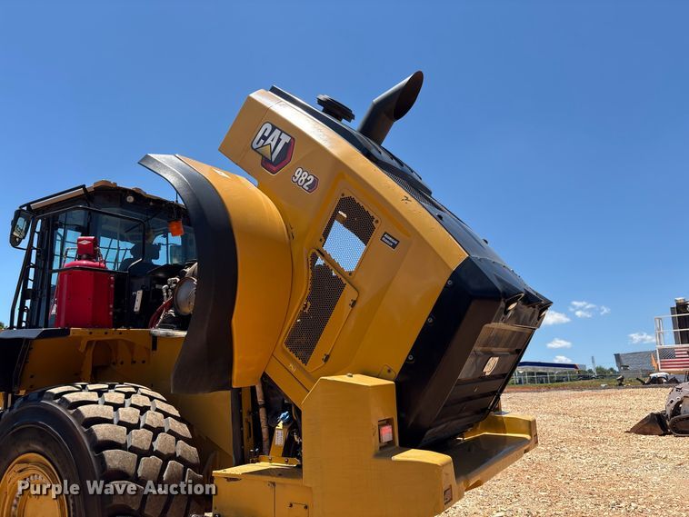 image for item EF1243 2022 Caterpillar 982 wheel loader