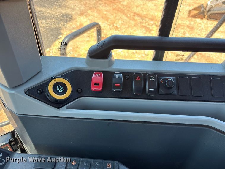 image for item EF1243 2022 Caterpillar 982 wheel loader